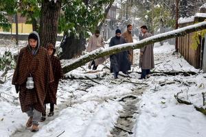 Север Индии засыпало снегом впервые за 10 лет