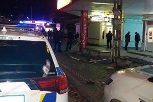 В Бердянске мужчина устроил стрельбу возле ломбарда: есть раненые