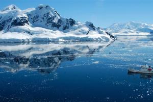 Исследователи выяснили, что ледники Антарктиды тают снизу вверх