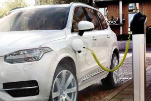 Нардеп выяснил, на сколько экономнее электромобиль обычного авто
