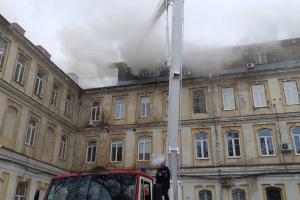 Во Львове масштабный пожар охватил областную клиническую больницу: эвакуированы 500 человек