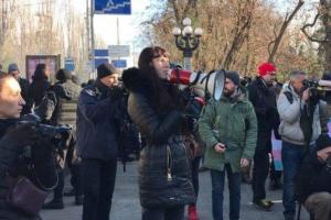 Ходячая забастовка и драка: В Киеве люди перекрыли дорогу из-за отсутствия отопления