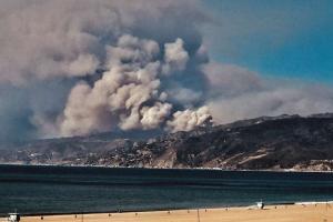Пожары в Калифорнии: огонь добрался до дома Ким Кардашян