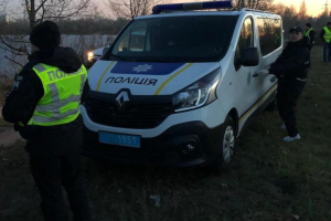 На столичной Оболони в автомобиле нашли мертвого мужчину: в полиции назвали версию произошедшего