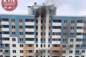В Киеве загорелась новостройка, людей не могут эвакуировать