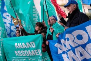 В Италии на улицы вышли 120 тысяч врачей