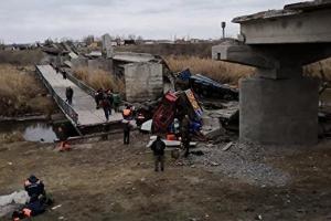 В России обрушился автомобильный мост: есть пострадавшие