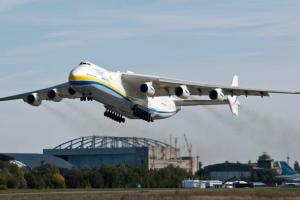 "Мрия" празднует 30-летие: обнародовано архивное видео первого полета самолета-гиганта