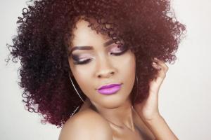 У Мисс Африка-2018 во время награждения загорелся парик