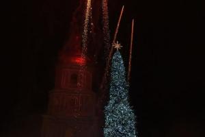 В Киеве торжественно зажгли главную елку страны