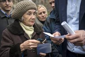С 1 января украинцам с большим стажем повысят пенсии
