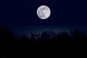 Китай впервые запустил миссию на Луну