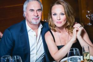 Валерий Меладзе и Альбина Джанабаева вышли в свет с младшим сыном