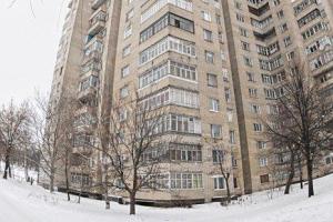 В Харькове 15-летняя девушка выпала из окна многоэтажки
