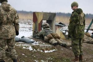 На военном полигоне Львовщины один из бойцов выстрелил себе в ногу