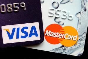 В России готовятся к отключению банков от Visa и Mastercard