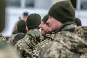 80 офицеров из 92-й омбр получили ордера на служебное жилье, - Порошенко