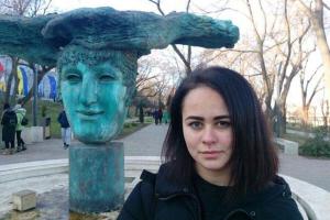 Села в такси и пропала: В Одесской области ищут 17-летнюю школьницу
