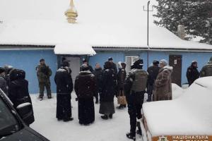 Первый переход в ПЦУ на Луганщине: прихожане взбунтовались