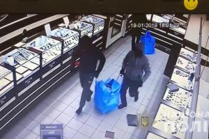 На Харьковщине задержали 6 иностранцев, которые ограбили ювелирный магазин в Кривом Роге