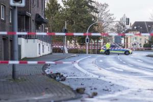 В новогоднюю ночь мужчина въехал в группу прохожих в Германии