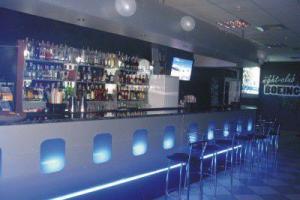 В Лисичанске в ночном клубе двое неизвестных подрезали охранника