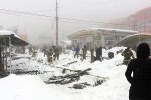"Побило людей": В оккупированной Макеевке рухнула крыша рынка