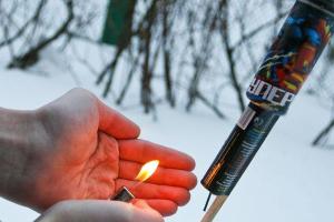 В новогоднюю ночь харьковчанин получил тяжелые увечья из-за фейерверка