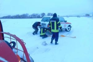 В Лисичанске на дорогах застряли две "скорые"