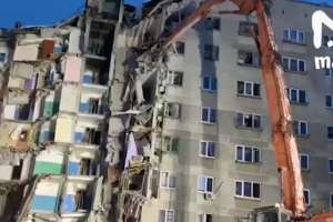 Смертельный взрыв в Магнитогорске: в сеть попало видео сноса 8-го подъезда