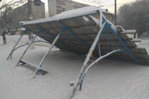 В Лисичанске упала автобусная остановка