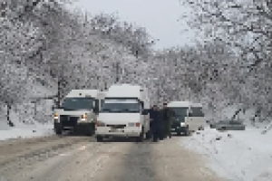 В Лисичанске перекрыли дорогу к железнодорожному вокзалу