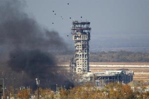 "Киборги выстояли, не выдержал бетон": 4 года назад рухнула диспетчерская вышка ДАП