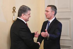 Порошенко провел встречу с генсеком НАТО
