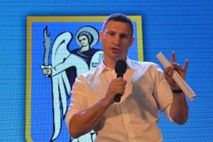 Кличко волнует отсутствие политического опыта у Зеленского: "Напоминает пассажира, который попал в кабину пилота"