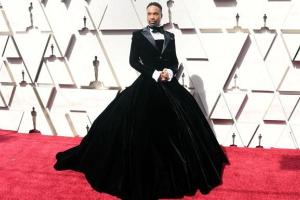 Актер Билли Портер пришел на церемонию "Оскар" в пышном платье