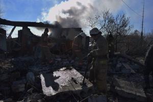 В Новолуганском оккупанты уничтожили артиллерией жилой дом, хозяин чудом выжил