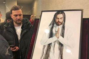 В Москве прощаются с Децлом: кадры, онлайн-трансляция