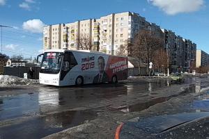 Предвыборная кампания в разгаре: по Лисичанску ездит "Ляшкобус"