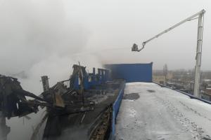 Масштабный пожар в Киеве потушили спустя сутки: кадры с места происшествия