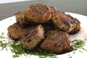Рыбные котлеты из бычков