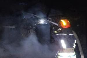 Специалисты выясняют причины: В Лисичанске произошел пожар в жилом доме