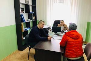 "Лисичанскводоканал" не отдавал трудовые книжки: представительство омбудсмена помогло лисичанам отстоять свои права
