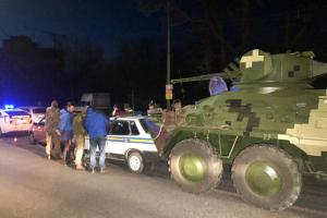 В Киеве БТР устроил тройное ДТП