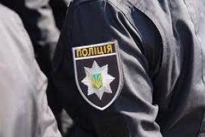 В Киеве мужчина избил девушку, которая выходила из подземного перехода