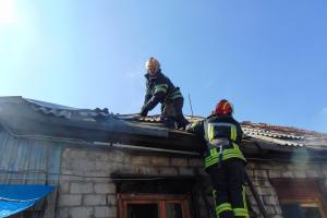 Причины и обстоятельства пожара выясняются: В Лисичанске горел жилой дом