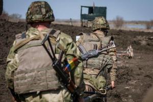На линии фронта уже вторые сутки не стреляют