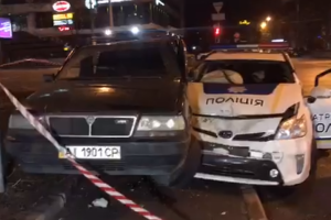 В Киеве пьяный 16-летний парень устроил ДТП, ранен полицейский