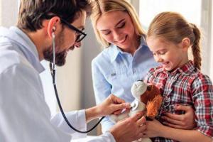 "Лишает мотивации": Как медицинская реформа повлияла на зарплаты врачей