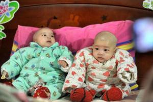 В Китае женщина родила двойняшек от разных мужчин
